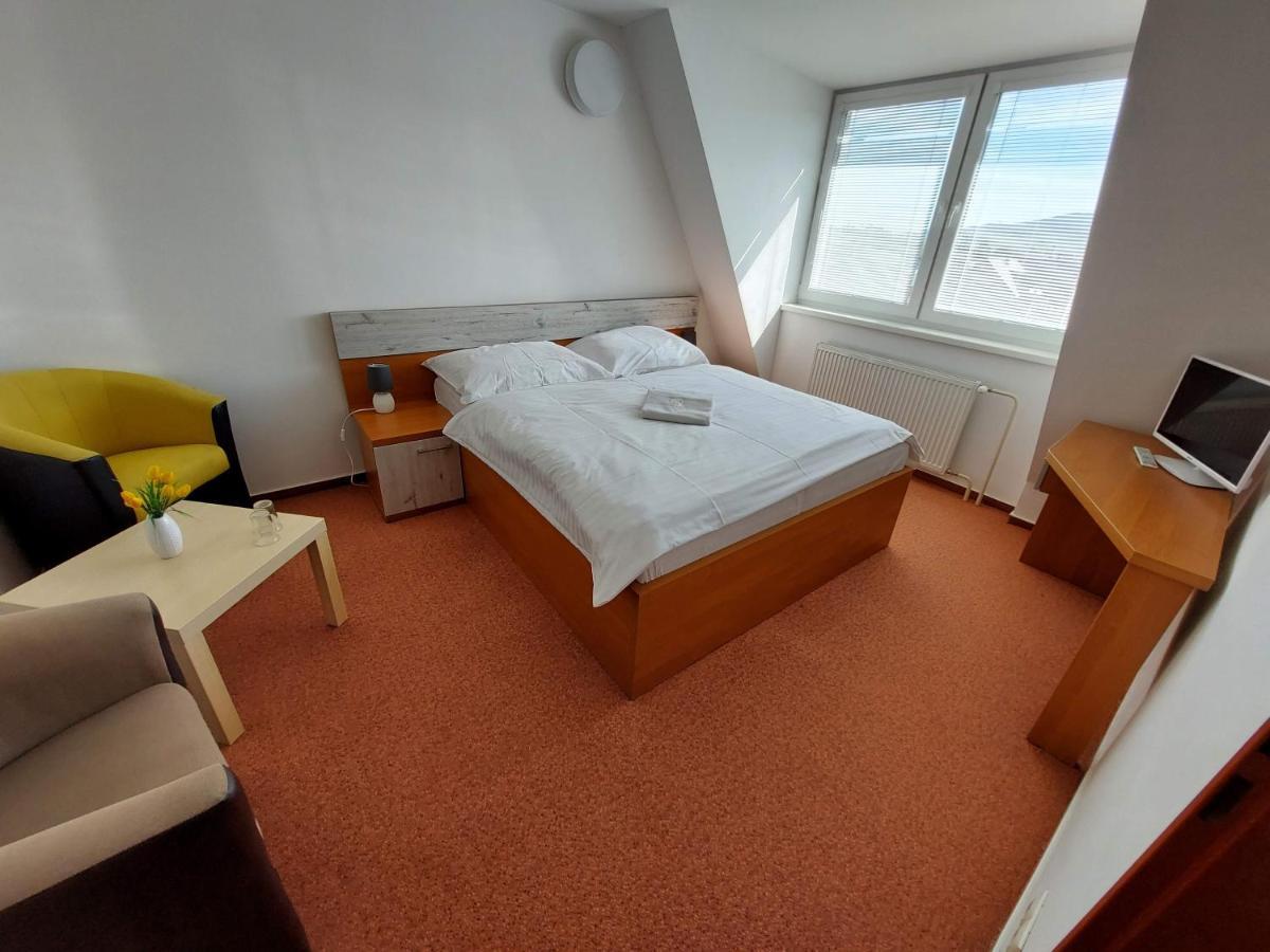 Agrohotel Tri Brezy Hrustin Luaran gambar