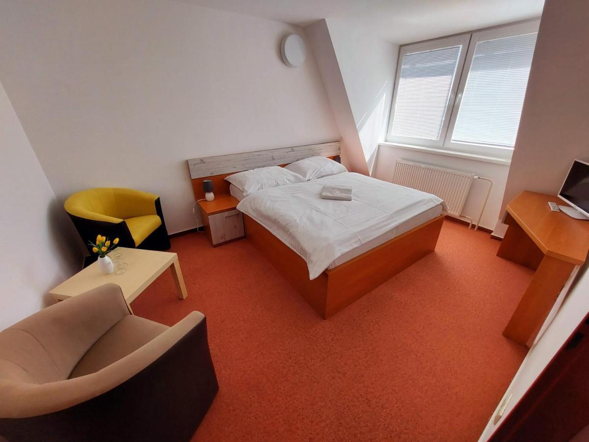 Agrohotel Tri Brezy Hrustin Luaran gambar