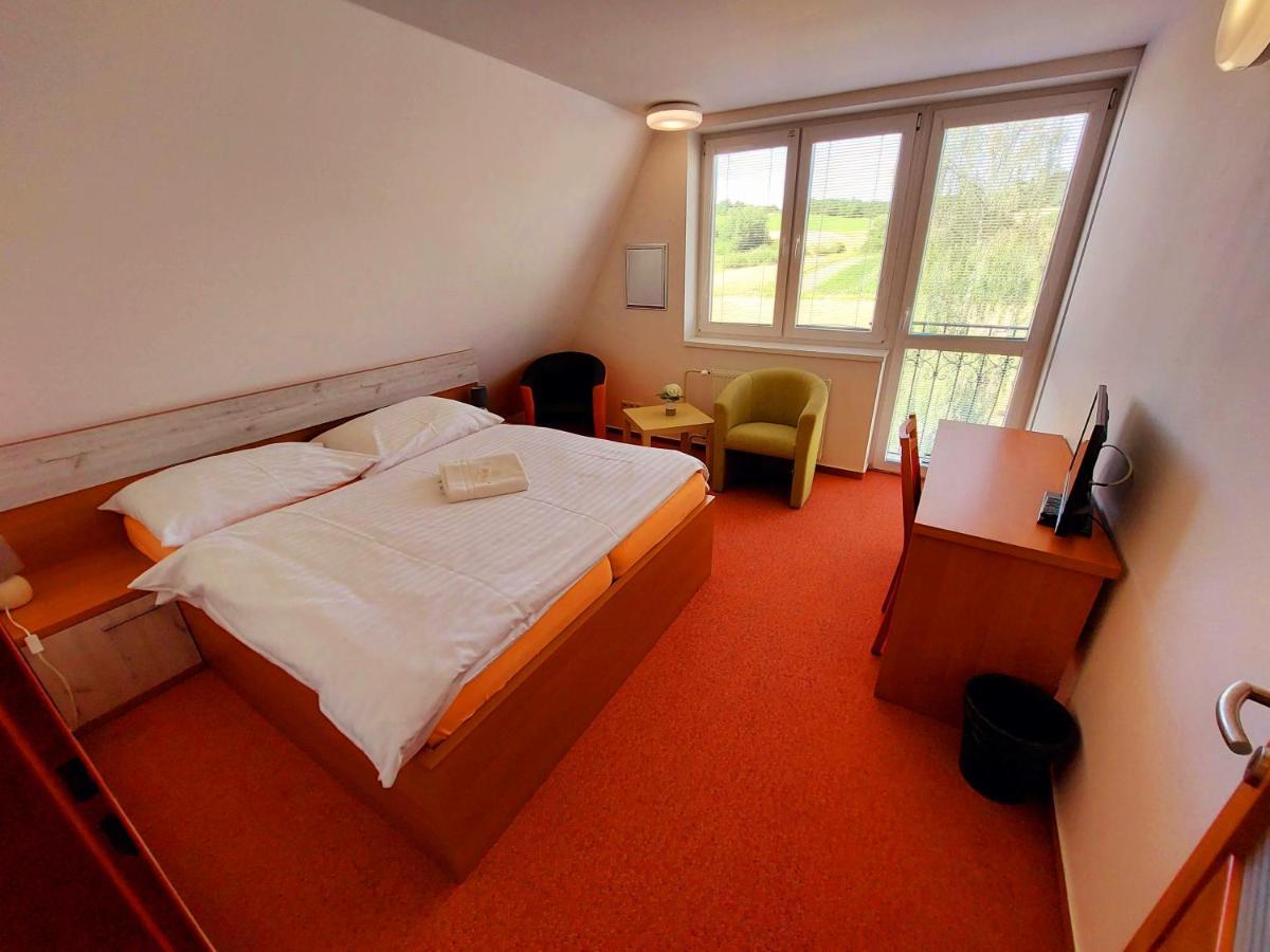 Agrohotel Tri Brezy Hrustin Luaran gambar