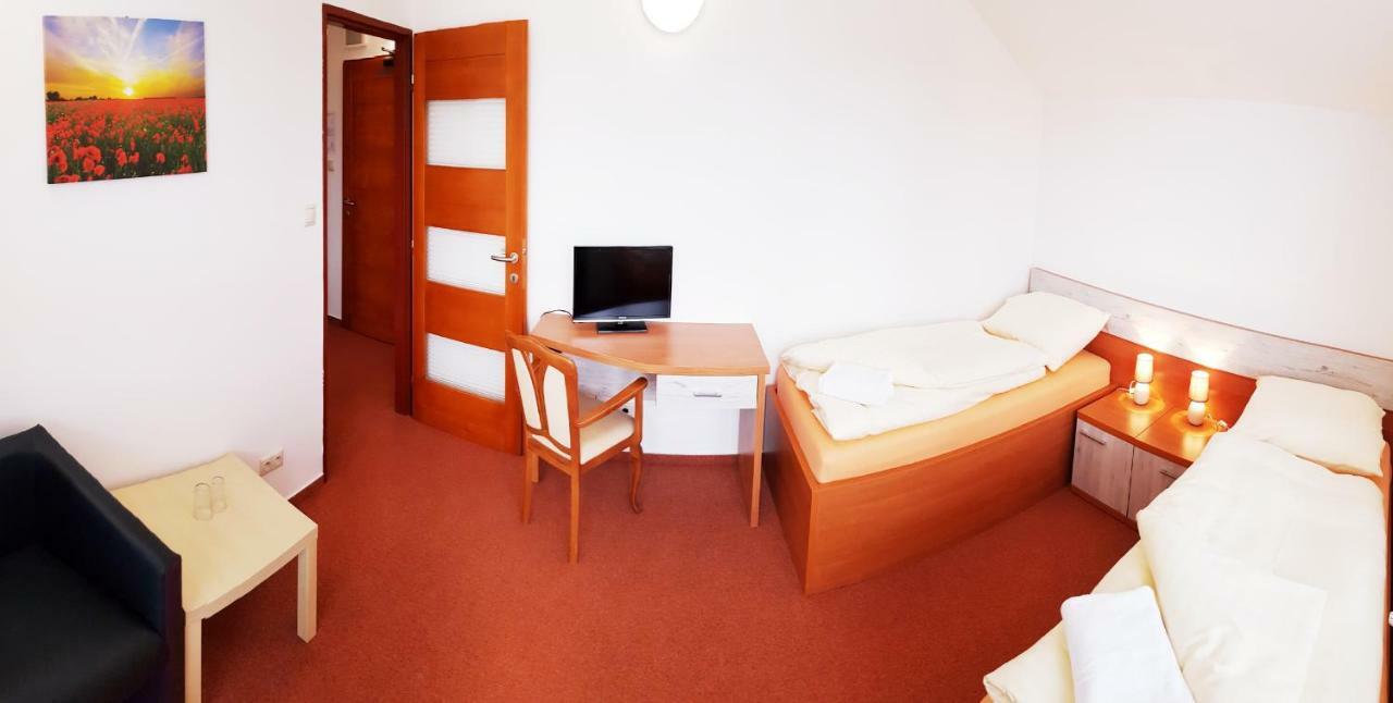 Agrohotel Tri Brezy Hrustin Luaran gambar