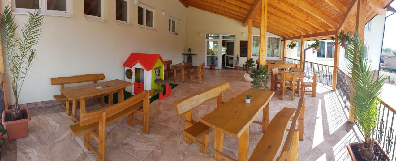 Agrohotel Tri Brezy Hrustin Luaran gambar