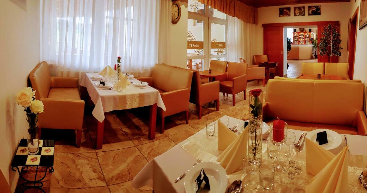 Agrohotel Tri Brezy Hrustin Luaran gambar